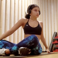 Candid gym babe with a nice ass in leggings stretching and doing floor exercises 23.mp4-2026-07-04-09h25m44s532.jpg