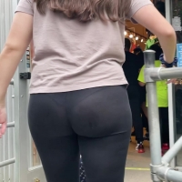 Candid thick teen babe with a nice ass and vpl in leggings FireCandids_Lazoscthru.mp4-2021-07-06-10h04m13s788.jpg