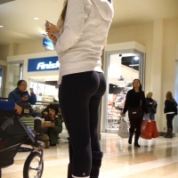Candid girls in leggings with nice asses streebooty.jpg