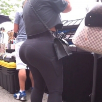 Candid girls in leggings with nice asses tumblr_7f066fd7d52859a51d2a9e3141085e1a_86b171b5_1280.jpg