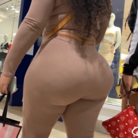 Candid girls in leggings with nice asses tumblr_7e9516199e83b7d0c64189c897374702_84c04880_2048.jpg