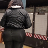 Candid girls in leggings with nice asses tumblr_9f63bdf26a4b6afa147ba1487fdf590a_4ed3d39f_2048.jpg