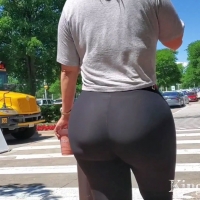 Candid girls in leggings with nice asses tumblr_753e35c57c8950238f28deda30f39cf3_ff714872_2048.jpg