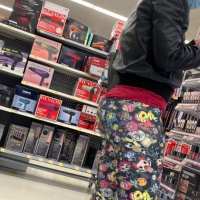 Candid girls in leggings with nice asses tumblr_0825afeb12e86feba936421fbffcf158_2b80d155_1280.jpg