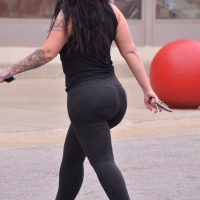 Candid girls in leggings with nice asses tumblr_925b1bb56feca040e2518b1df7894dc0_845591a2_2048.jpg