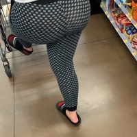 Candid girls in leggings with nice asses tumblr_cc64730f59a67f9400d43326553d297f_6f5fe6e1_2048.jpg