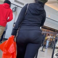 Candid girls in leggings with nice asses tumblr_d1aa1ee33279a83186083f0ceb55094d_477b0967_2048.jpg