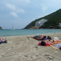 Candid beach and bikini girls 6856630581_d5f43e4dfb_o.jpg