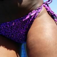 Ebony candid girls in bikinis Bri.mp4-2021-06-29-09h39m32s950.jpg