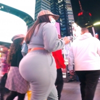 Candid girls in jeans and pants tumblr_0d4aa53b58c5f34c5de5c7c48e6c20cf_d68cfc07_2048.jpg