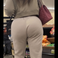 Candid girls in jeans and pants tumblr_99bfbc4f61d150442de37f9150d20002_ec08e5fd_2048.jpg