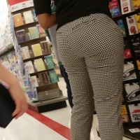 Sexy candid ebony babes in tight jeans and pants New Project.mp4-2021-03-27-15h48m04s984.jpg