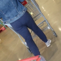 Sexy candid ebony babes in tight jeans and pants QVR_2021_04_17_13_58_29.mp4-2021-04-17-16h09m42s191.jpg