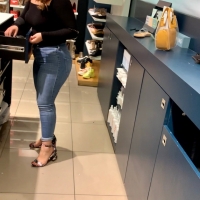 Candid girls in jeans and pants tumblr_bc9d57dc0403cb01ec9e1c3393755a81_87548911_1280.jpg