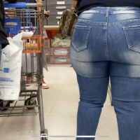 Candid girls in jeans and pants tumblr_668b212e12935282833e201ff799696d_2a10bb5f_2048.png