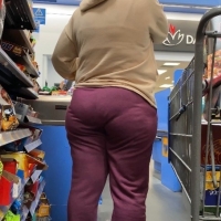 Candid girls in jeans and pants tumblr_c8327704092f113a2cb594ca5380a645_49359089_1280.jpg