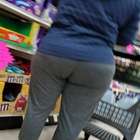 Candid girls in jeans and pants tumblr_cc49b120803ee52f1a435f0e30ab7e07_5d653187_2048.jpg