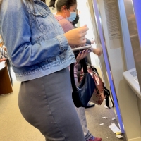 Candid girls in jeans and pants tumblr_cc9501a7566abd1b2d3aa2b4ffca2c3e_f42ce8c6_2048.jpg