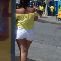 Candid girls in shorts 143765913@N04_41264789031_Salvador, Bahia (14).jpg