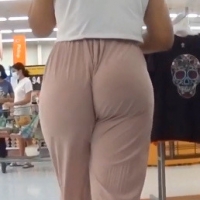 Sexy candid ebony babes in tight jeans and pants tumblr_bf0468ae3fe7c7fd29dc84b018af6149_70cb2d39_400.jpg