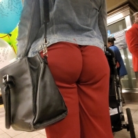 Sexy candid ebony babes in tight jeans and pants tumblr_e89872a10fbe9119bf4802064a01de4e_d5db4398_2048.jpg