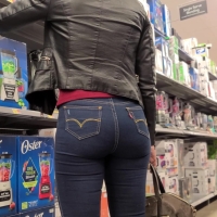 Stunning Latina milf