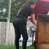 Candid sexy brunette waitress with a big booty in leggings outside outdoor.mp4-2023-07-08-07h12m43s883.jpg