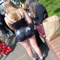 Candid blonde teen with a big booty in tight spandex shorts at the bus stop VID_20230520_130736.mp4-2023-07-08-08h46m25s997.jpg