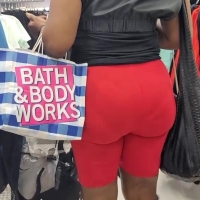 Candid ebony babe with a big juicy ass and vpl in red spandex shorts at the mall rdajoiuiosudlgnakcas.mp4-2022-07-09-16h10m21s363.jpg