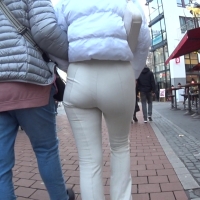 Candid babe with a nice ass and vpl in tight white leggings from last winter From last winter.mp4-2023-07-09-15h15m28s846.jpg