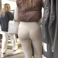Quick candid clip of a girl with a nice ass in cream leggings Juat the Place.mp4-2024-07-09-16h12m31s476.jpg