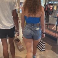 Candid big booty white girl in tight denim shorts at the mall InShot_20220707_202055696.mp4-2022-07-10-08h45m23s693.jpg