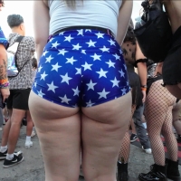 Raver party chick with a big booty showing her ass cheeks in Murica shorts (4k) Star Spangled Ass.mp4-2022-07-10-09h28m07s127.jpg