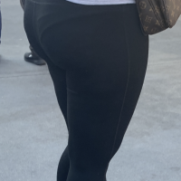 Thick Asian in tight yoga pants with vpl Thick Asian in yoga pants