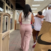 Candid thick brunette milf with a big booty in tight pink pants at the mall B-G 2023-10-22 00.36.50.mov-2024-07-13-09h03m38s550.jpg
