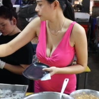 Candid Asian street vendor with nice tits showing cleavage while serving food Editor_2024_06_13_173927059.mp4-2024-07-13-10h44m59s316.jpg