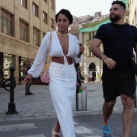 Beautiful candid braless babe with some sexy jiggle in a tight white top CB-No-Bra-Jiggling.mp4-2023-07-14-14h40m50s376.jpg