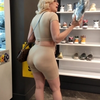 Sexy candid blonde PAWG chick shoe shopping at the mall in leggings (1080p) 6.jpg.e2de3b0c7a5dd079de5b57071f7b5ee9.jpg