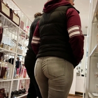 Candid big booty nerdy brunette girl with a round ass in tight grey jeans Cute.Brunette.With.A.Phat.Ass.mkv-2022-07-17-12h54m08s485.jpg