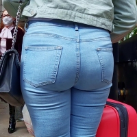 Candid girl with a plump round booty in tight jeans Jepumplf.mp4-2022-07-18-06h13m31s109.jpg