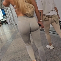 Candid hot ass fit blonde girl with a delicious booty eating her TEVEO leggings V.0020.mp4-2024-07-18-15h56m57s196.jpg