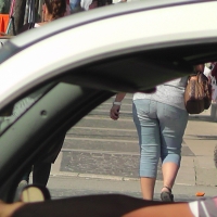 Multiple hot candid babes in tight jeans and pants candidsexystreet_48090815637_a.jpg