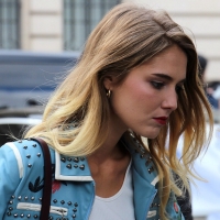 Candid beautiful faces candidsexystreet_49078165221_Candid portrait ; A beautiful guest attends an Elie Saab Fashion Show.jpg