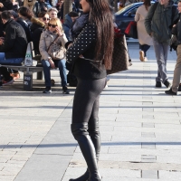 candidsexystreet_49135479033_Gorgeous brunette in leather leggings & boots overknees 2.jpg