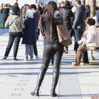 candidsexystreet_49135964046_Gorgeous brunette in leather leggings & boots overknees 4.jpg