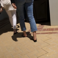 Sexy candid milf in jeans with a nice ass 33e8fed14eb1e63f45a02181604a8fa90c112090.jpeg