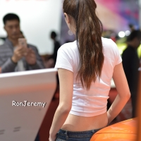 Candid sexy Asian girls out in shorts 3078144@N24_25423122337_2017 Auto Guangzhou.jpg