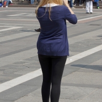 Public sexy girls out in tight leggings 98482383@N03_18623146578_Hard Rock Cafe Barcelona 3.jpg