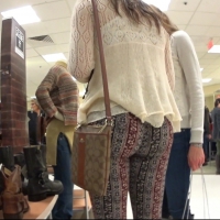 Jiggly teen ass in patterned leggings