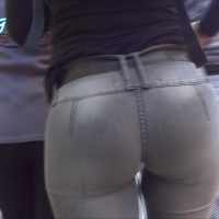 Sexy Latina ass and gap